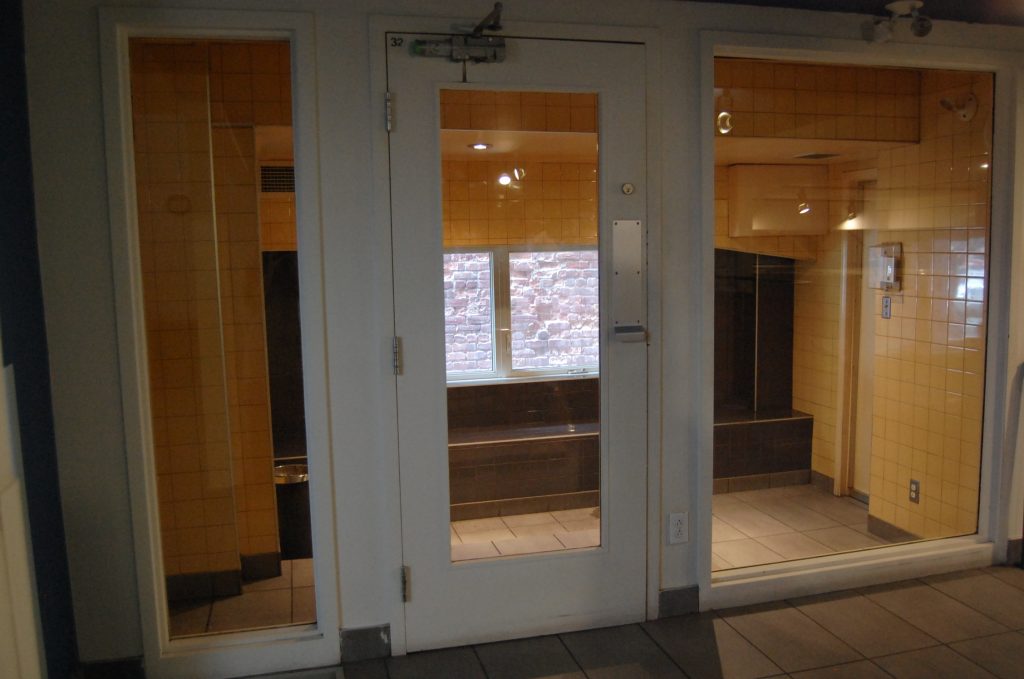 Fumoarul în interiorul refugiului.